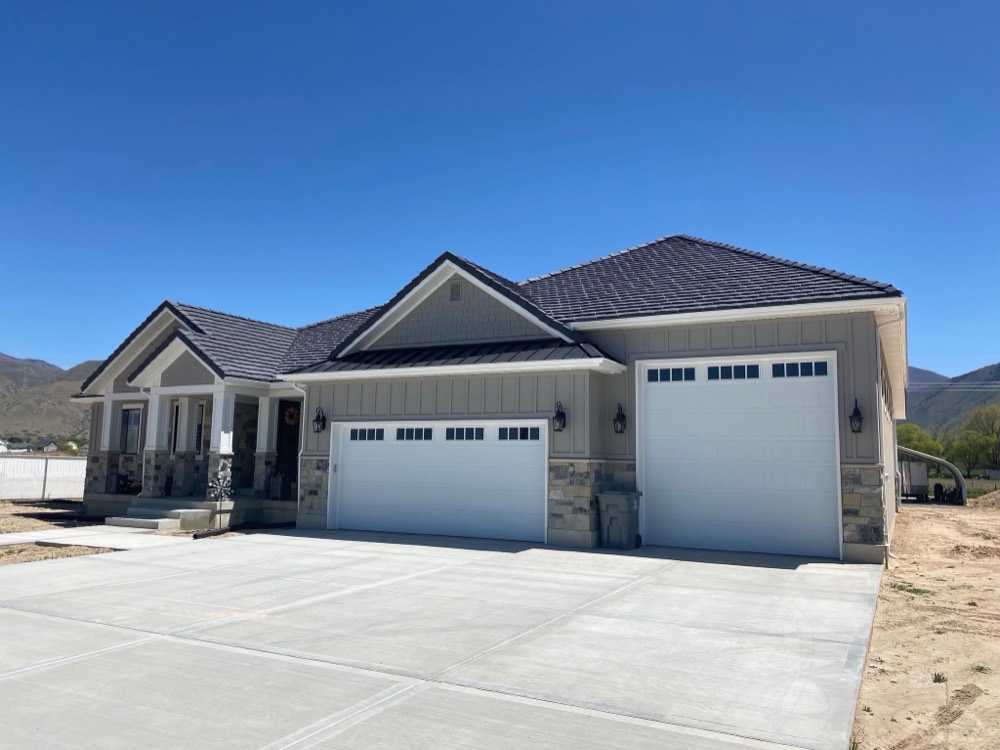 Custom home exterior on the Wasatch Back in winter
